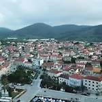 尼亚卢卡住宿加早餐旅馆